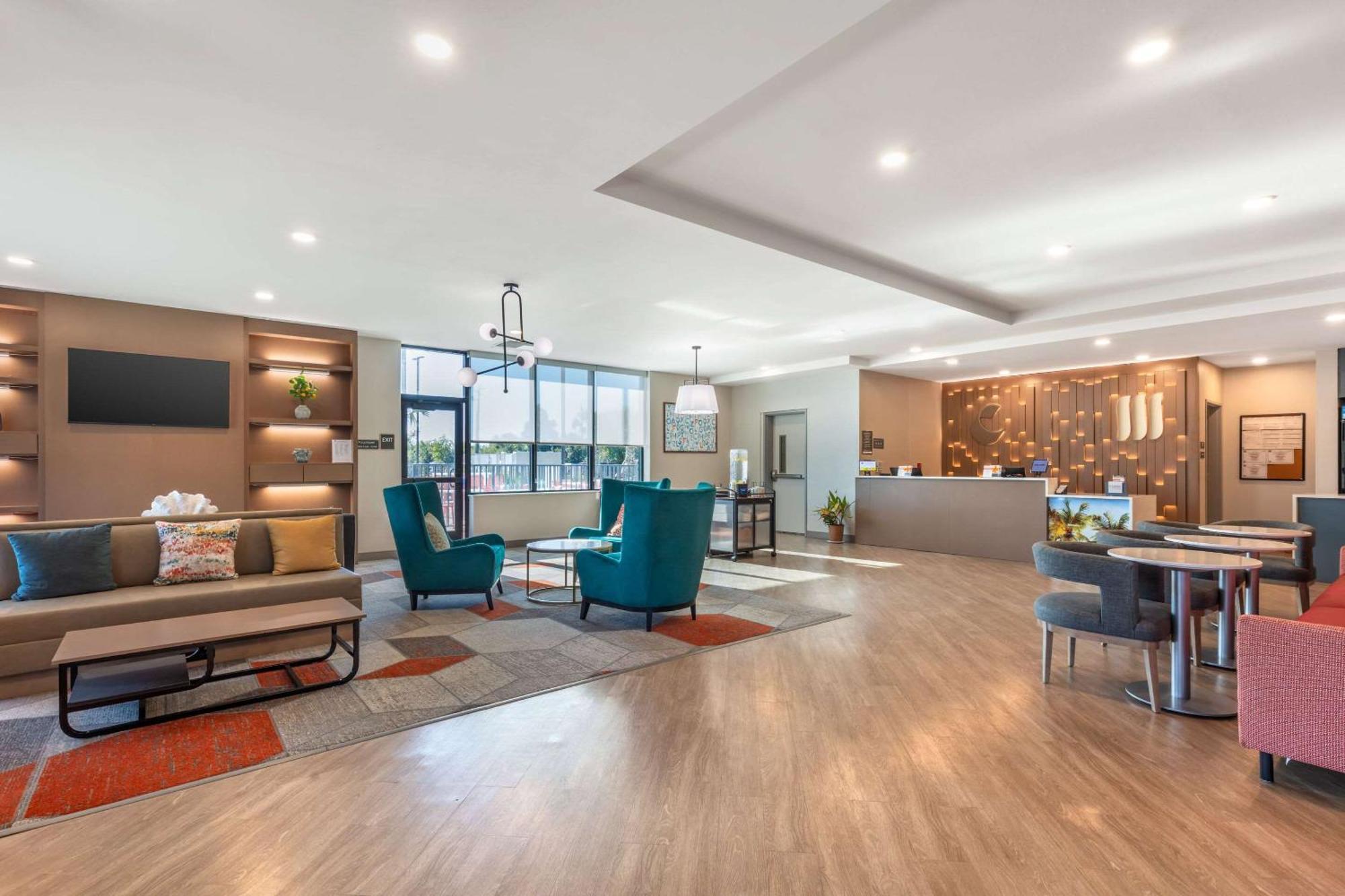 Comfort Suites Fort Myers East I-75 ภายนอก รูปภาพ