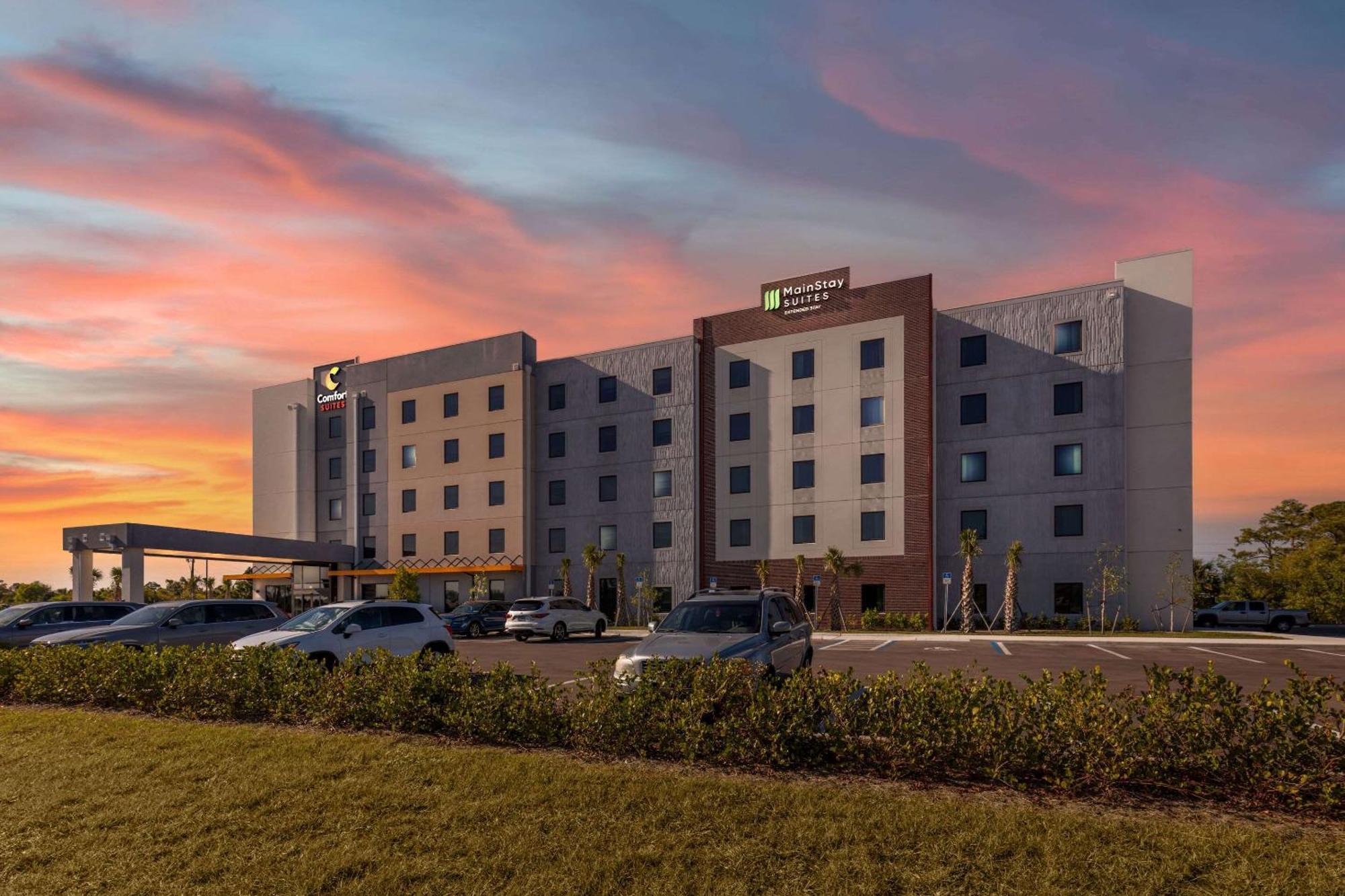 Comfort Suites Fort Myers East I-75 ภายนอก รูปภาพ